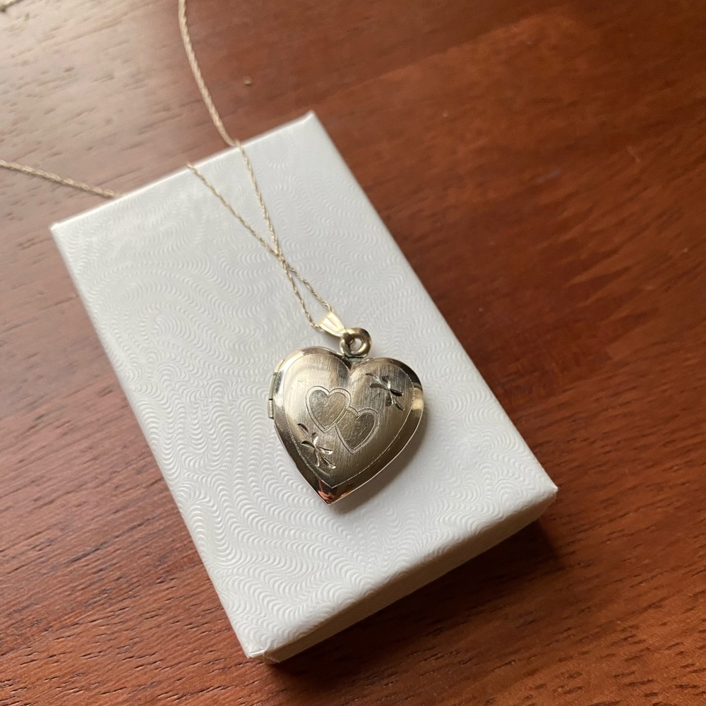 14K White Gold Heart Locket necklace(genuine gold)